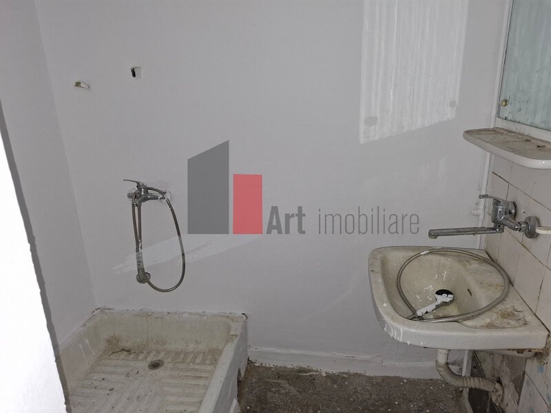 Ploiesti, centru, Liceul Mihai Viteazul, 4 camere