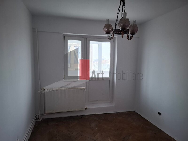 Ploiesti, centru, Liceul Mihai Viteazul, 4 camere