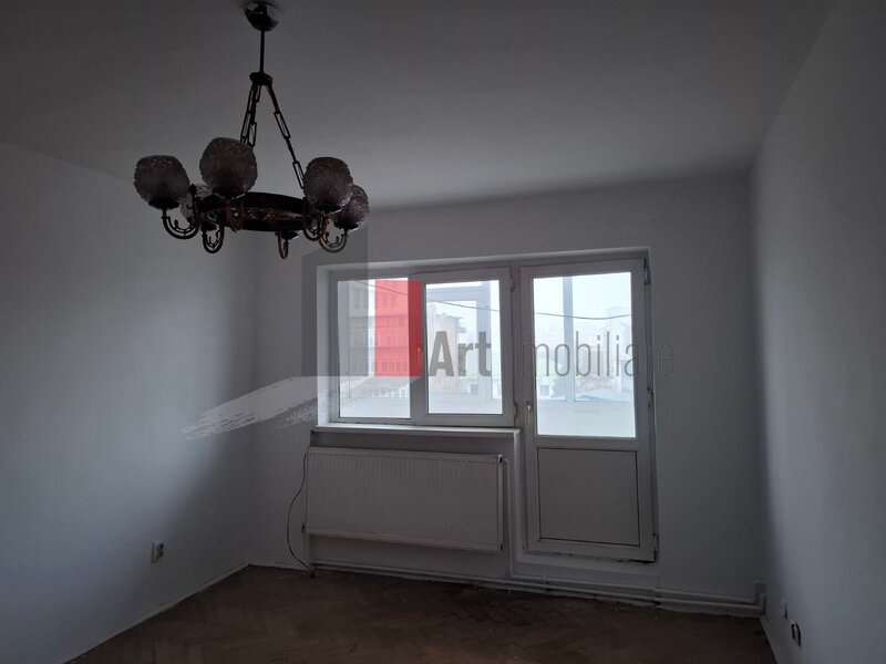 Ploiesti, centru, Liceul Mihai Viteazul, 4 camere